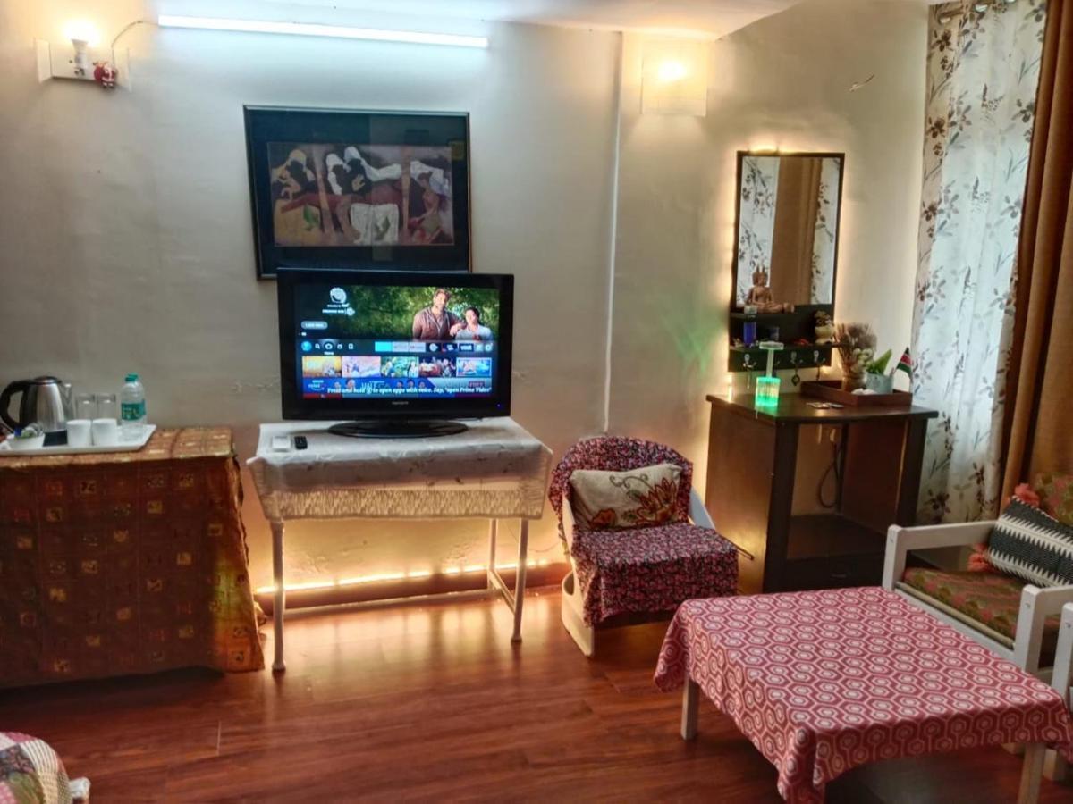 Awasthi Kozi Stays B&B - Closest To Vfs Nuova Delhi Esterno foto